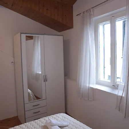 Apartman Varos *